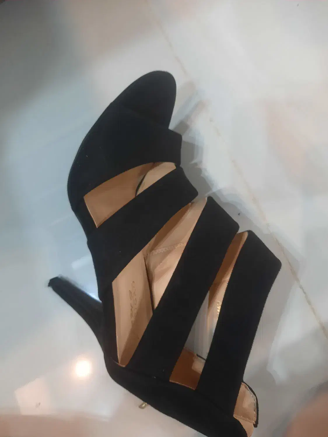 فروش کفشهابدلیل مهاجرت قیمت از۱۹۰ تا۴۹۰|کیف، کفش، کمربند|کازرون, |دیوار