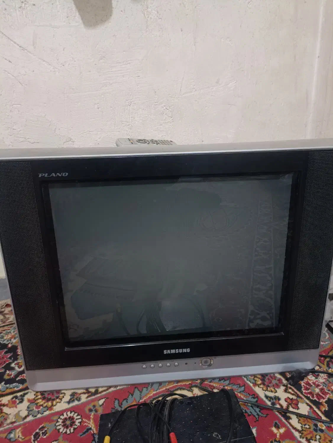 تلویزیون ۲۱ سامسونگ و گیرنده|تلویزیون و پروژکتور|یاسوج, |دیوار