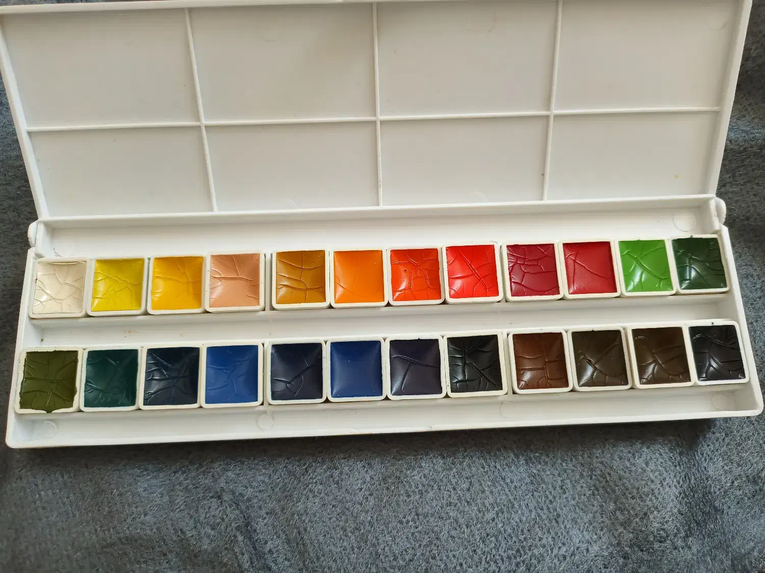 آبرنگ افرا 24تایی|لوازم التحریر|کاشمر, |دیوار