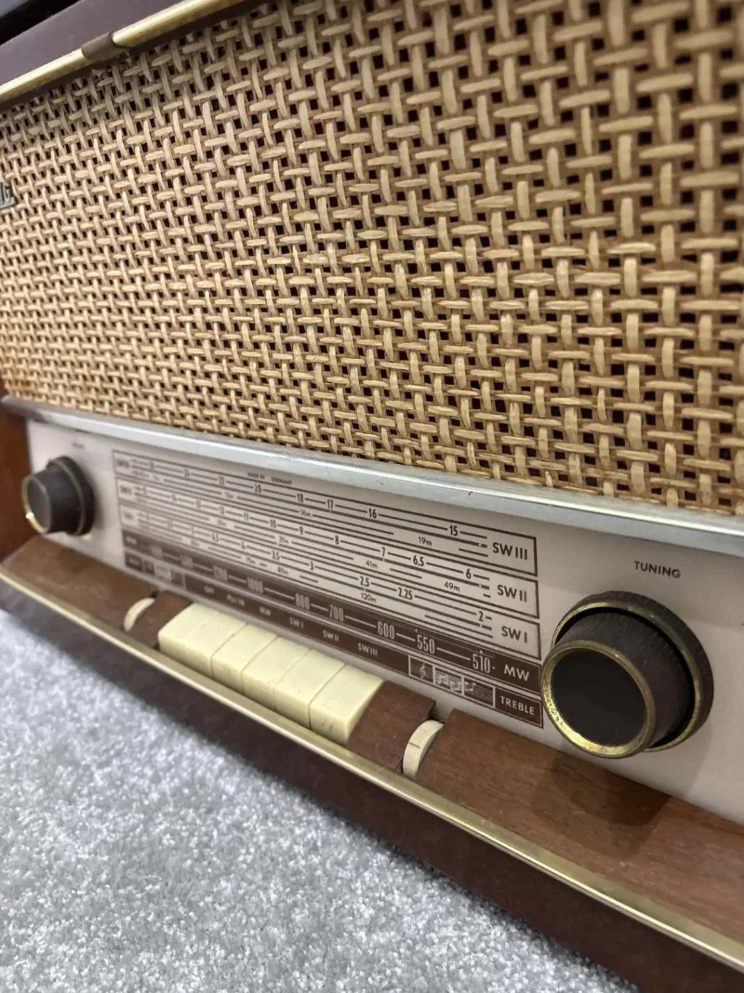 رادیو لامپی گروندیک و رادیو بوش|کلکسیون اشیاء عتیقه|رشت, بازار|دیوار