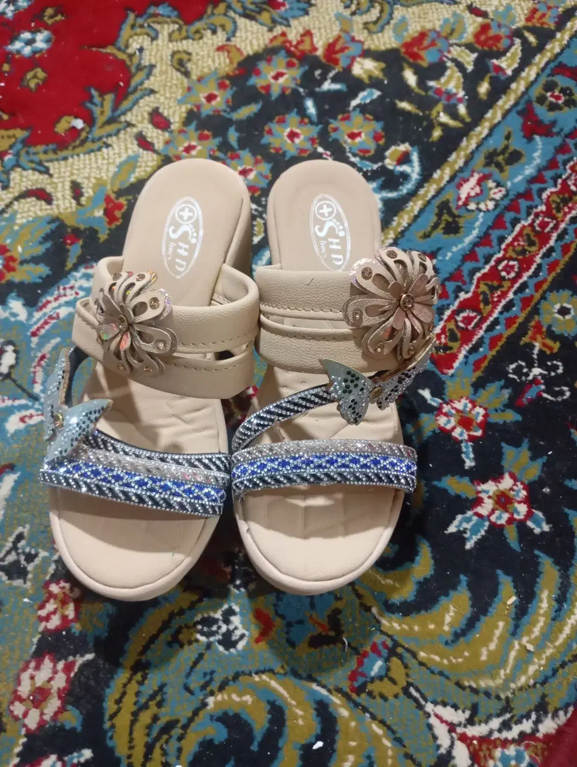 کفش|کیف، کفش، کمربند|زابل, |دیوار