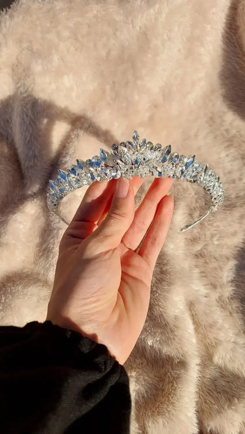 عروس و همراهی (تاج و ریسه،اکسسوری)|صنایع دستی و سایر لوازم تزئینی|بیستون, |دیوار