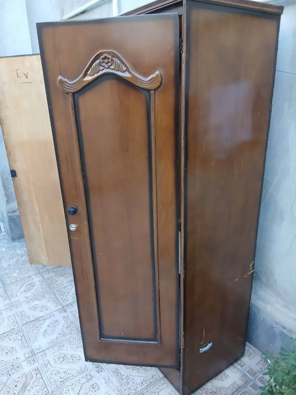 کمد|جاکفشی، کمد، دراور|خوی, |دیوار