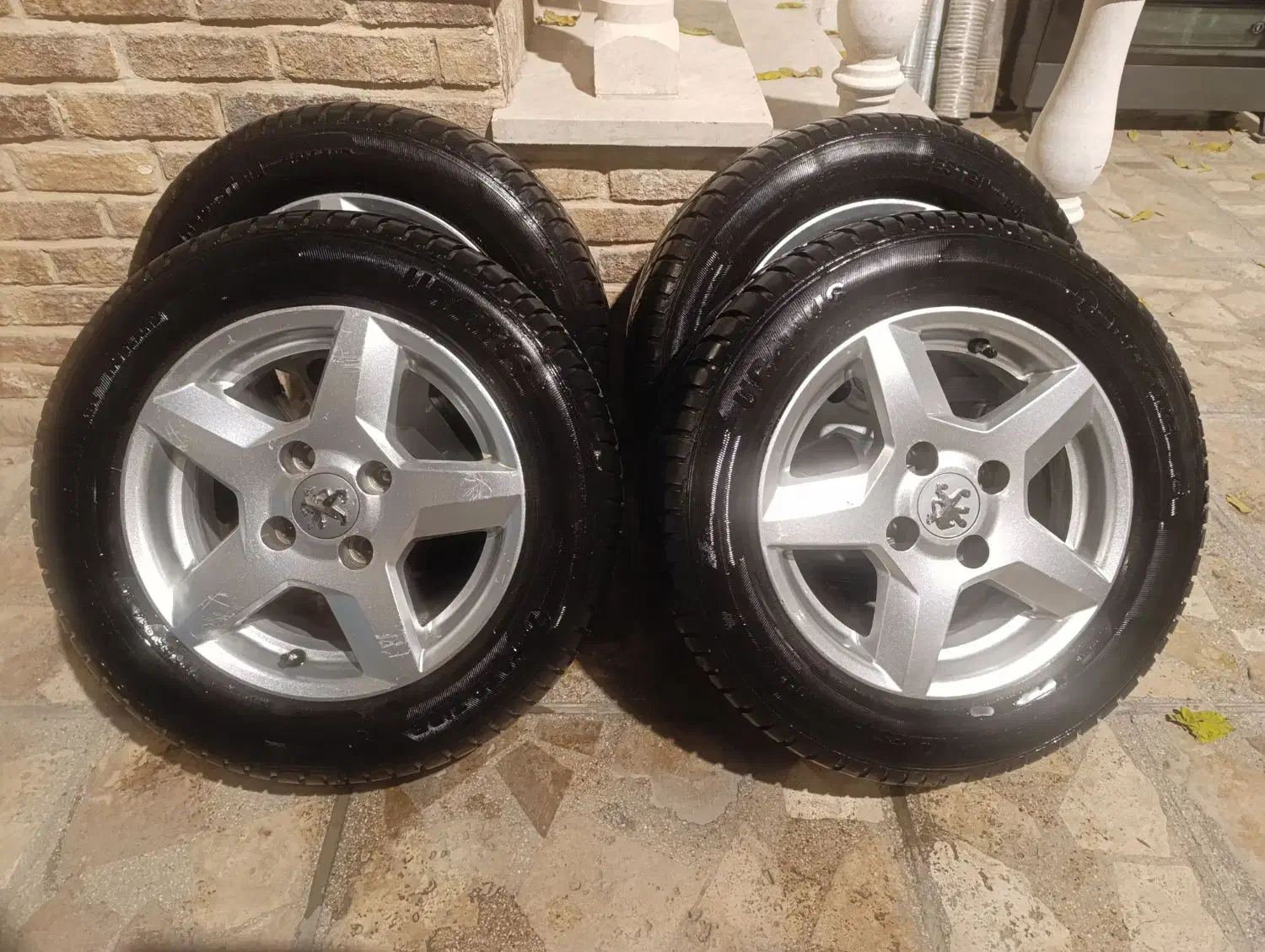 رینگ و لاستیک شمشیری 207|قطعات یدکی و لوازم جانبی|مشهد, گوهرشاد|دیوار