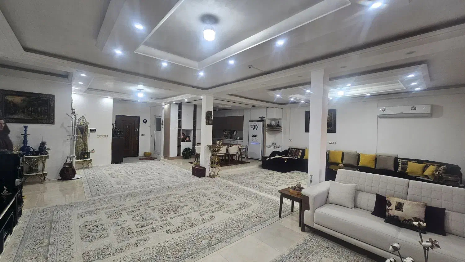 اپارتمان ۲۰۰ متری خیابان شکوفه|فروش آپارتمان|خرمآباد, |دیوار