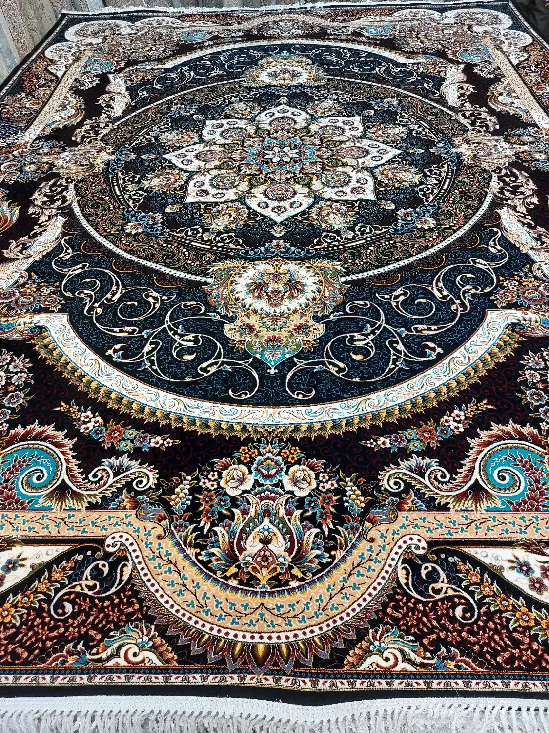 از تهران فرش آوردم خیلی مناسب|فرش|بیرجند, |دیوار