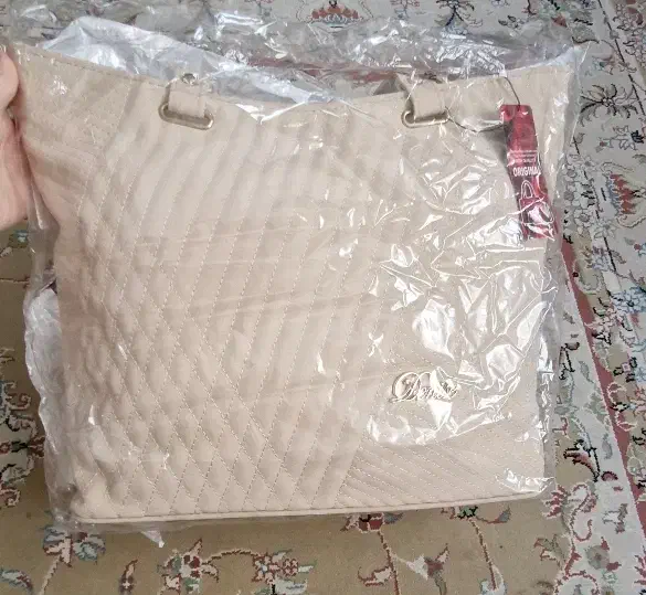 کیف کرم|کیف، کفش، کمربند|تهران, دبستان|دیوار