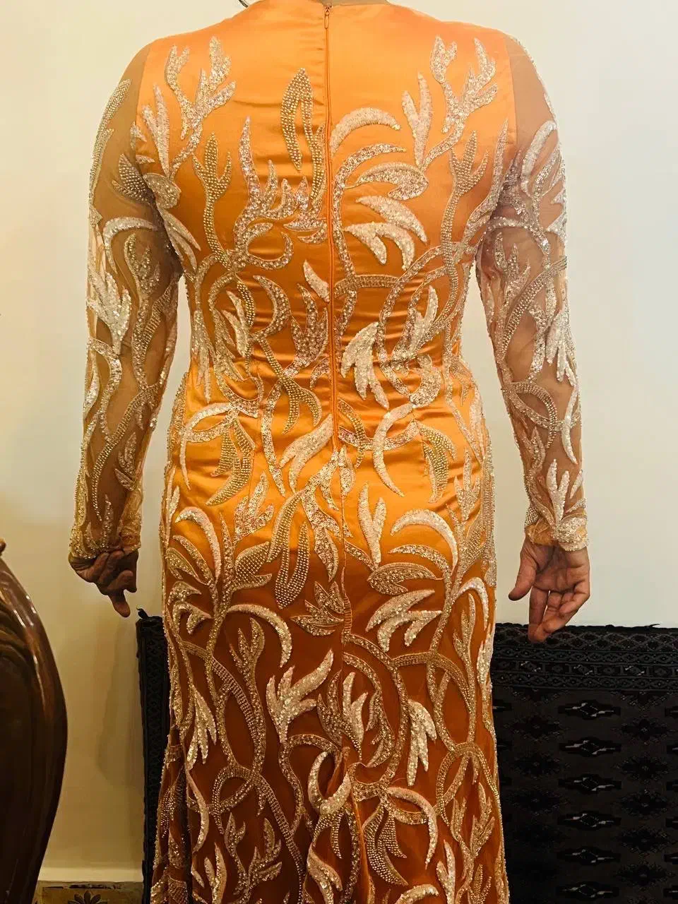 لباس مجلسی|لباس|قدس, شهرقدس|دیوار