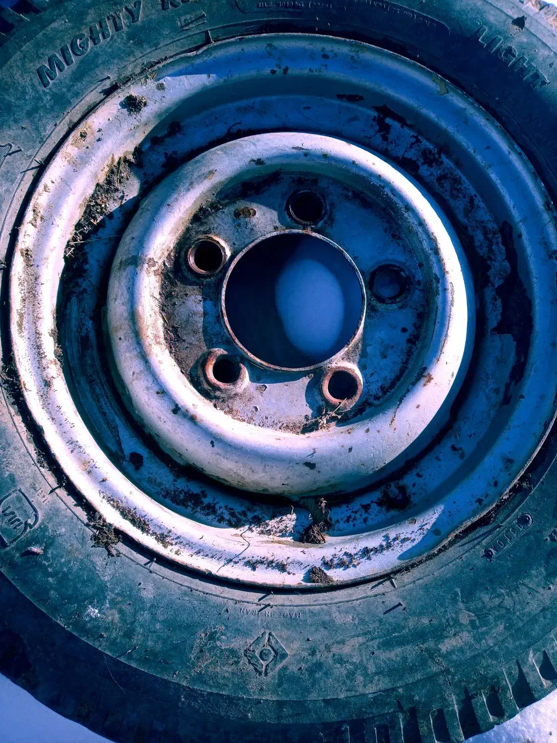 رینگ اصلی لندرور همراه با تیوپ و لاستیک|قطعات یدکی و لوازم جانبی|رشت, نظری|دیوار