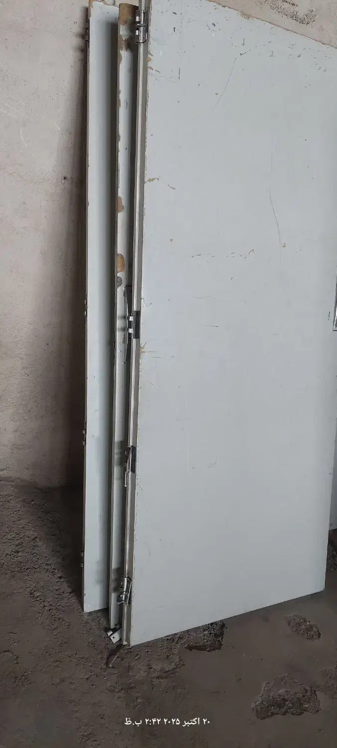 فروش  یکعدد درب چوبی|مصالح و تجهیزات ساختمان|قم, بوستان جوان|دیوار