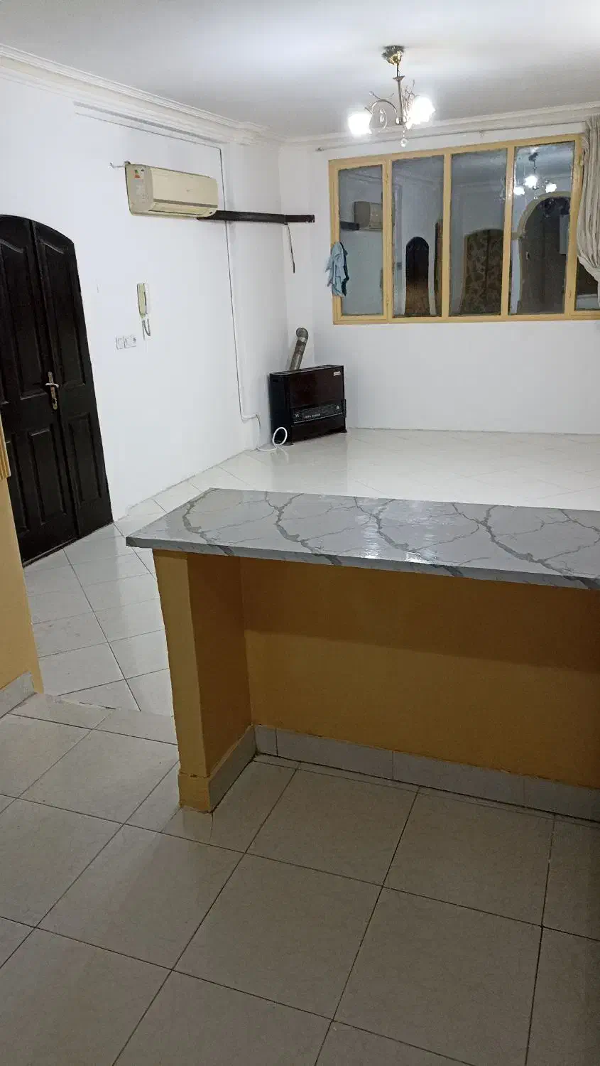 آپارتمان فروشی طبقه اول هاشیه خیابان قائم سیدی|فروش آپارتمان|مشهد, کوی ولیعصر|دیوار