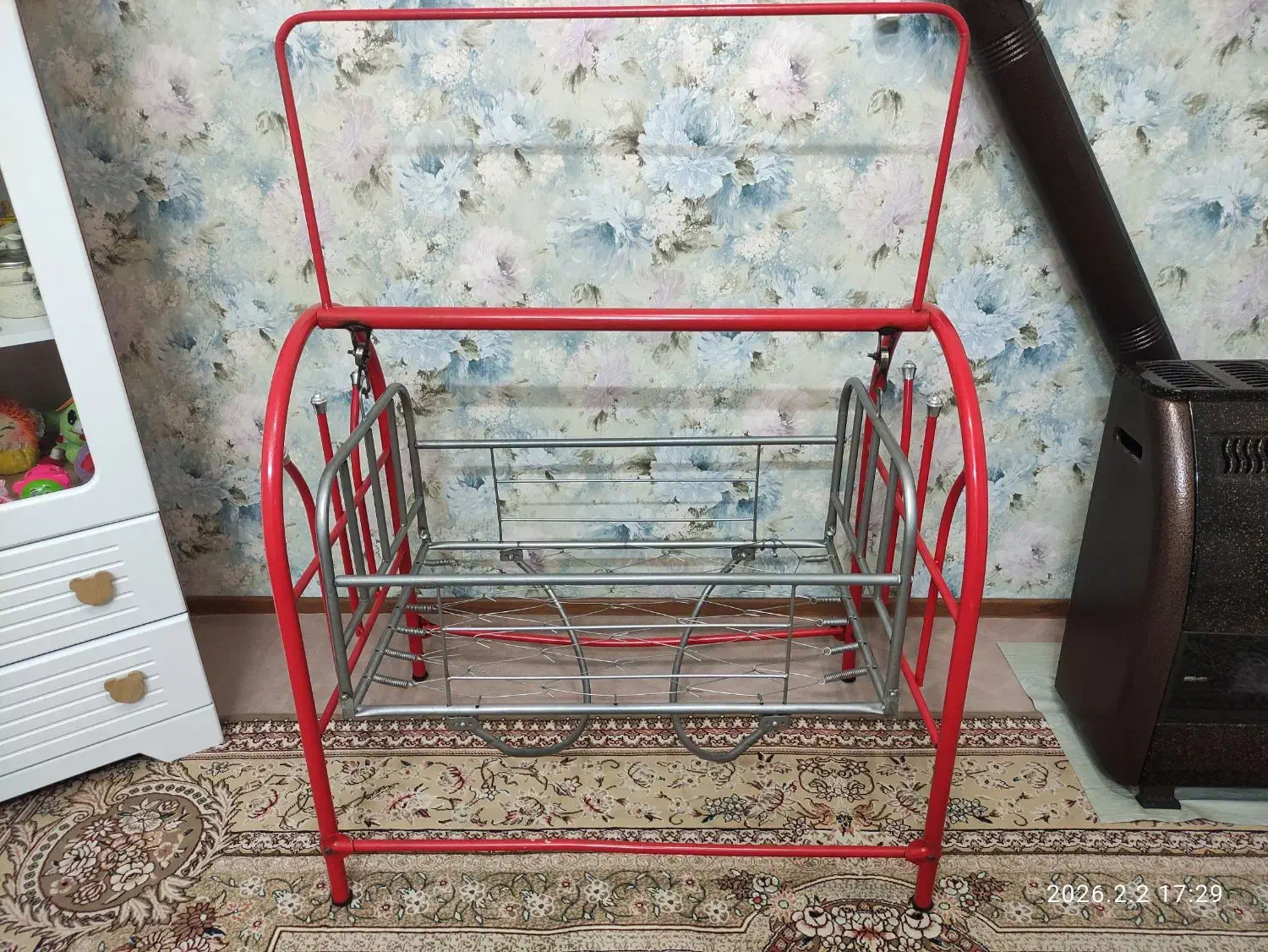 گهواره فلزی نوزادی|تخت و سرویس خواب|بجنورد, |دیوار