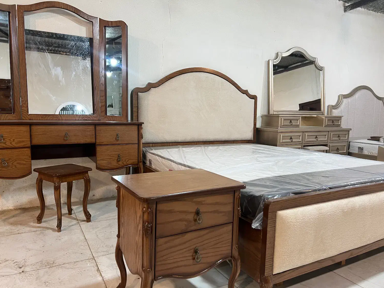 سرویس چوب|تخت و سرویس خواب|مشهد, ثامن|دیوار