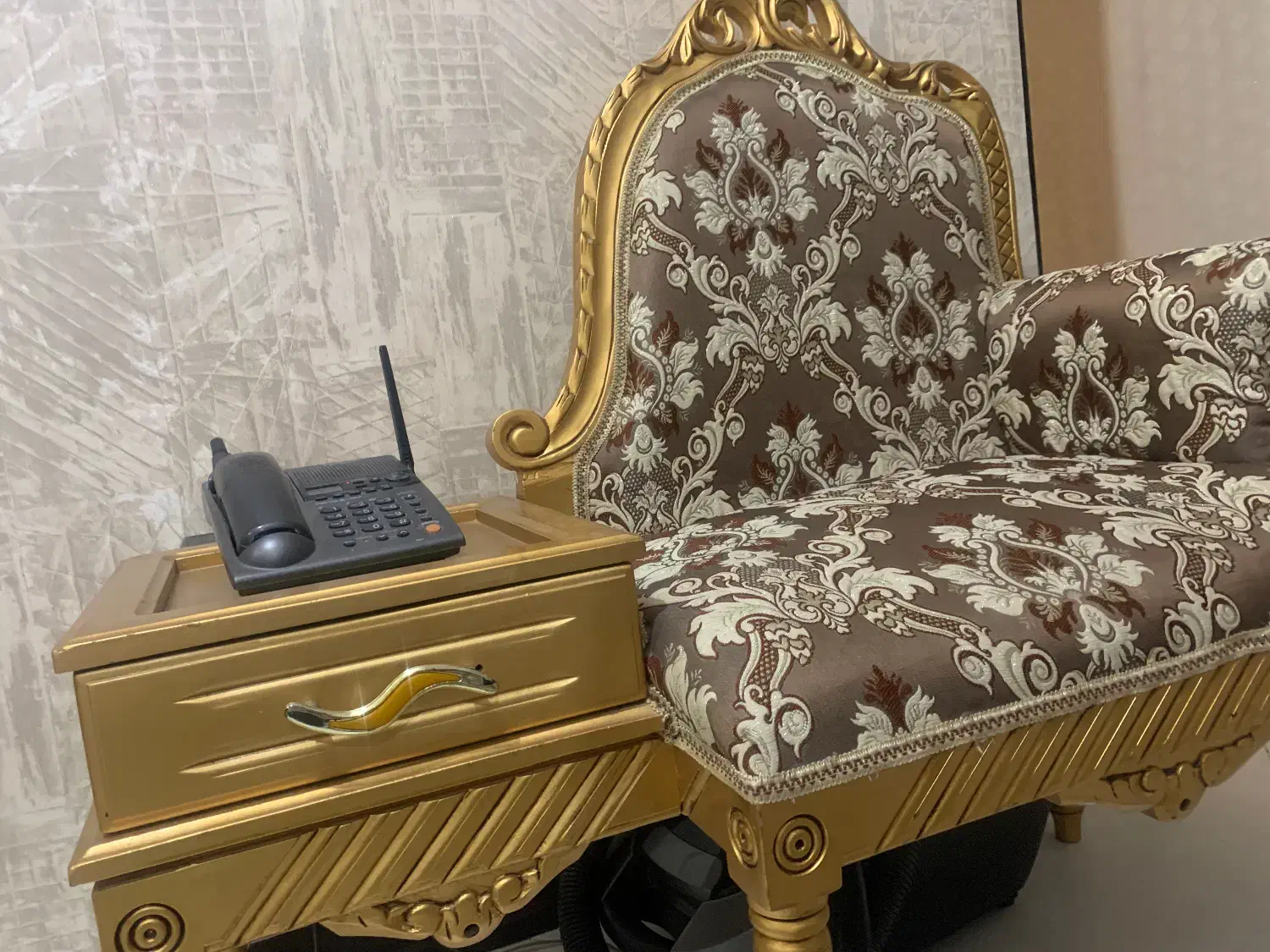 میز تلفن|میز تلفن|قم, دانش|دیوار