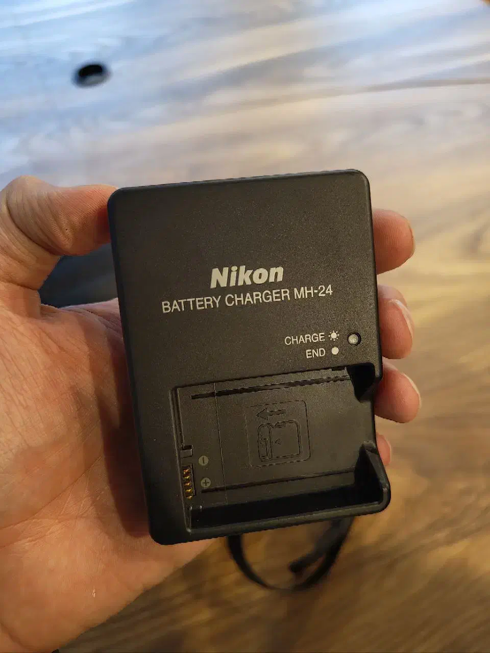 دوربین Nikon D5300 در حد نو با شات کم|دوربین عکاسی و فیلم‌برداری|تهران, ونک|دیوار