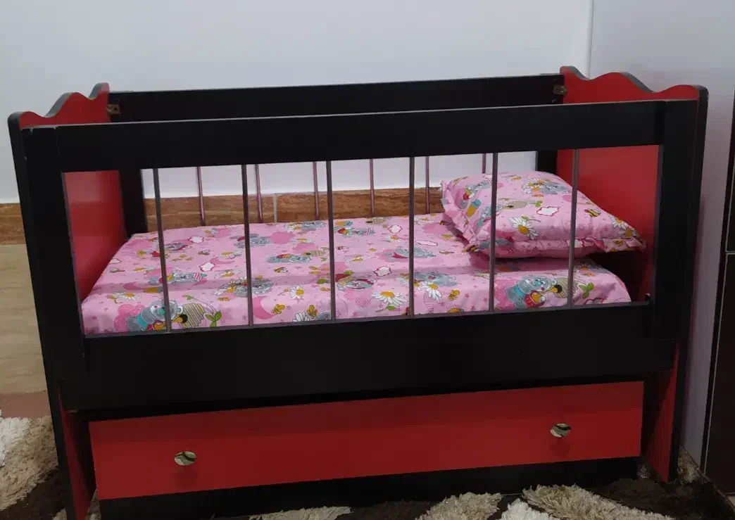 گهواره|تخت و صندلی بچه|بانه, |دیوار