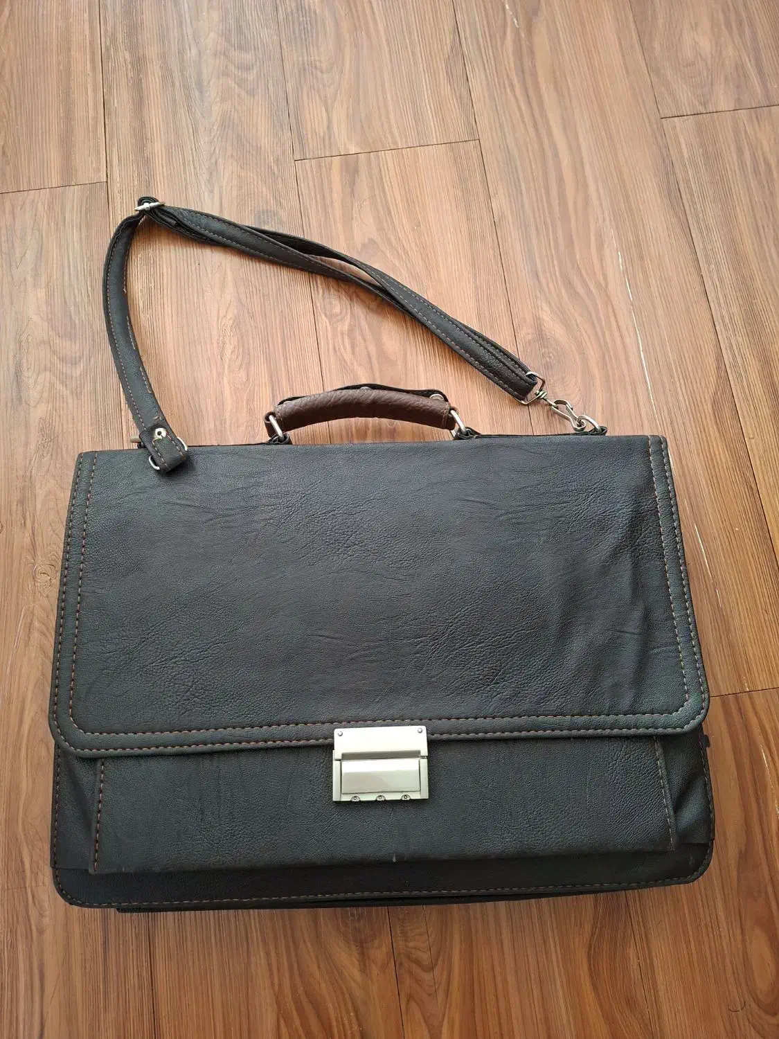 کیف اداری|کیف، کفش، کمربند|شاهین‌شهر, عطار|دیوار