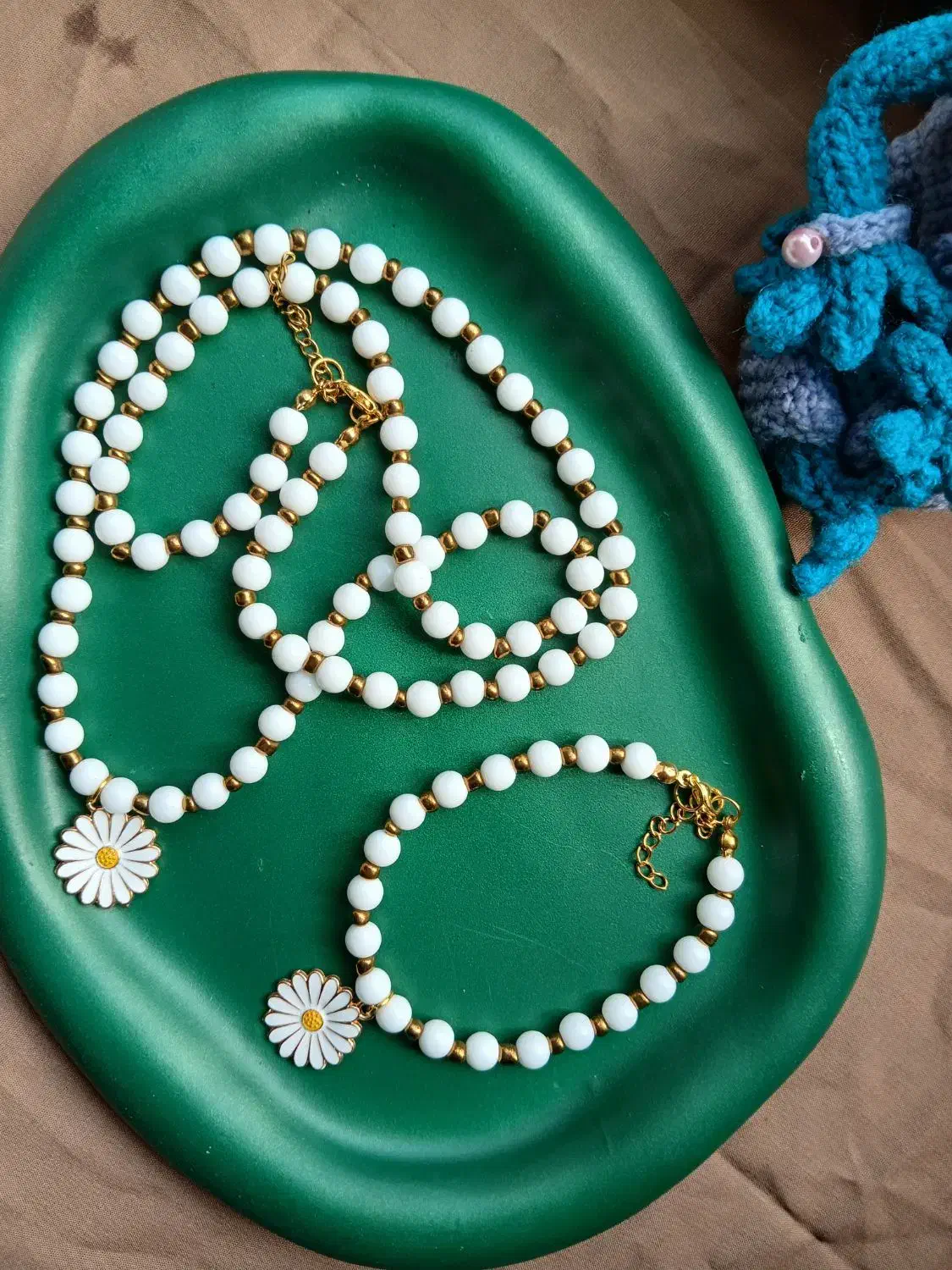 ست گردنبند و دستبند بابونه|بدلیجات|لاهیجان, شیشه گران|دیوار