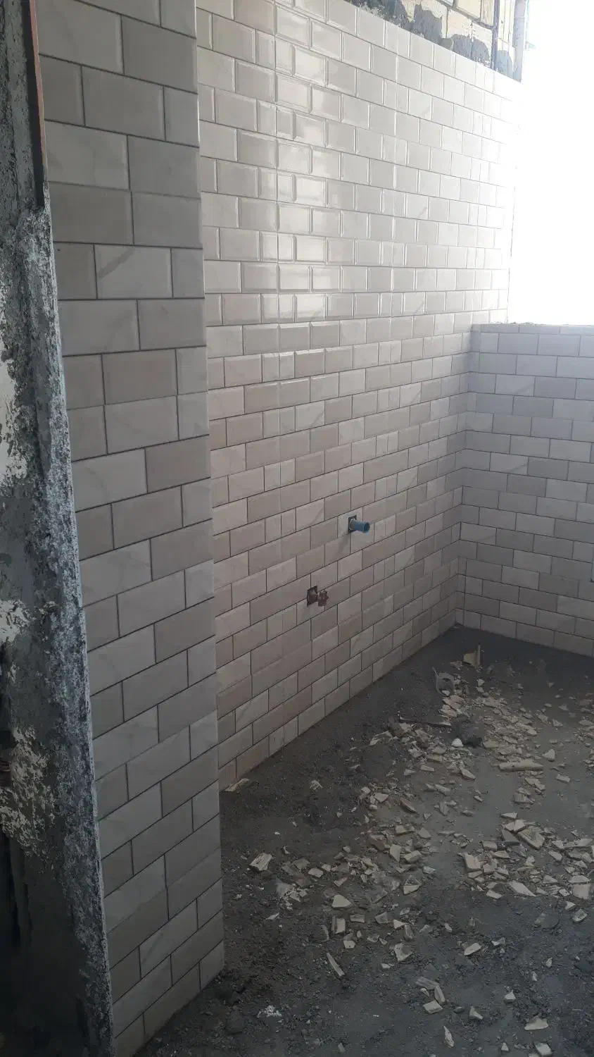 کاشی و سرامیک کاری و اسلب چسبی و لکه گیری|خدمات پیشه و مهارت|ایرانشهر, |دیوار