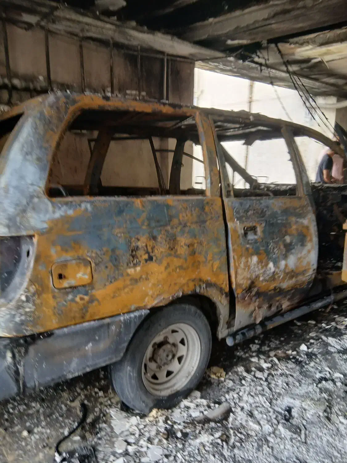 خودرو ون کاروان سایپا به علت آتش سوزی فروشی است|خودرو سواری و وانت|جویبار, |دیوار