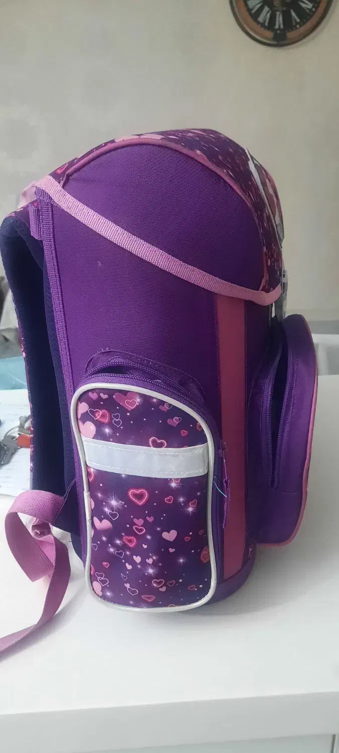 کیف(کوله)مدرسه|کیف، کفش، کمربند|ری, صفاییه (چشمه علی)|دیوار