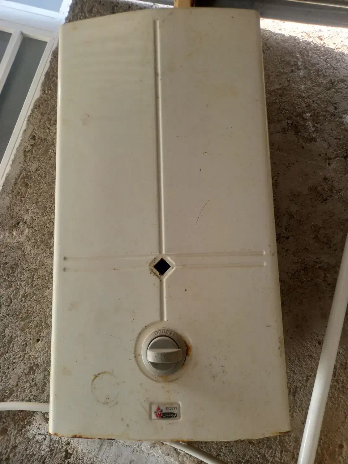 آبگرمکن بوتان|آبگرمکن، پکیج، شوفاژ|بنارویه, |دیوار