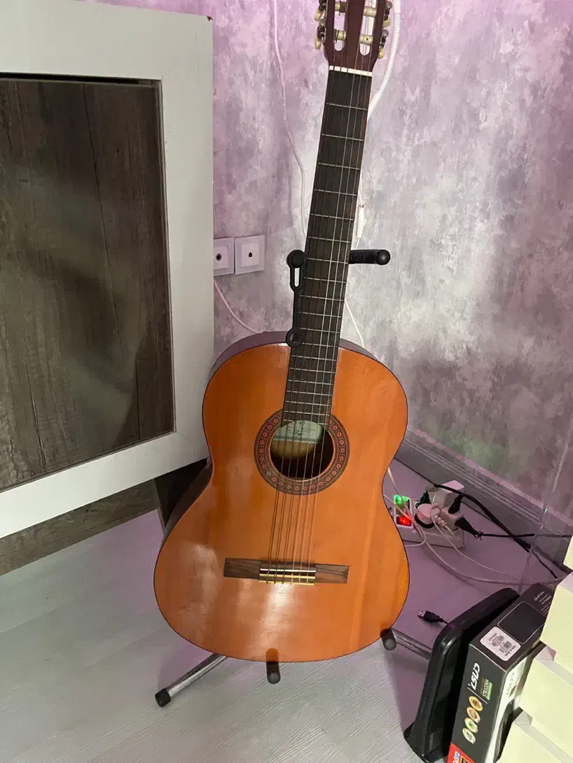 گیتار یاماها اصل|گیتار، بیس، امپلیفایر|رشت, چله خانه|دیوار