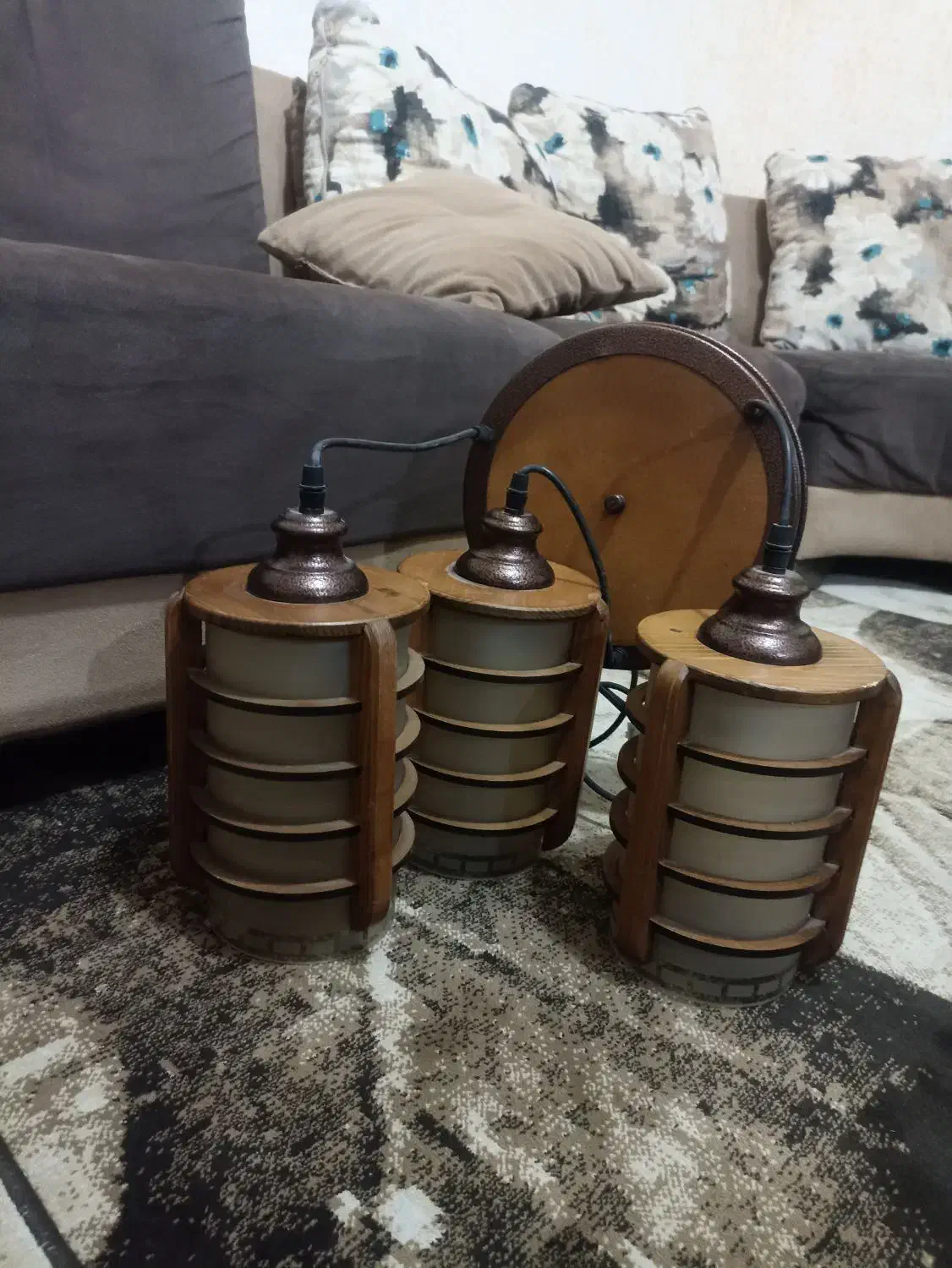 انواع لامپ و لوستر نو نو داخل کارتن بدون استفاده|لوستر و چراغ آویز|پرند, فاز ۴|دیوار