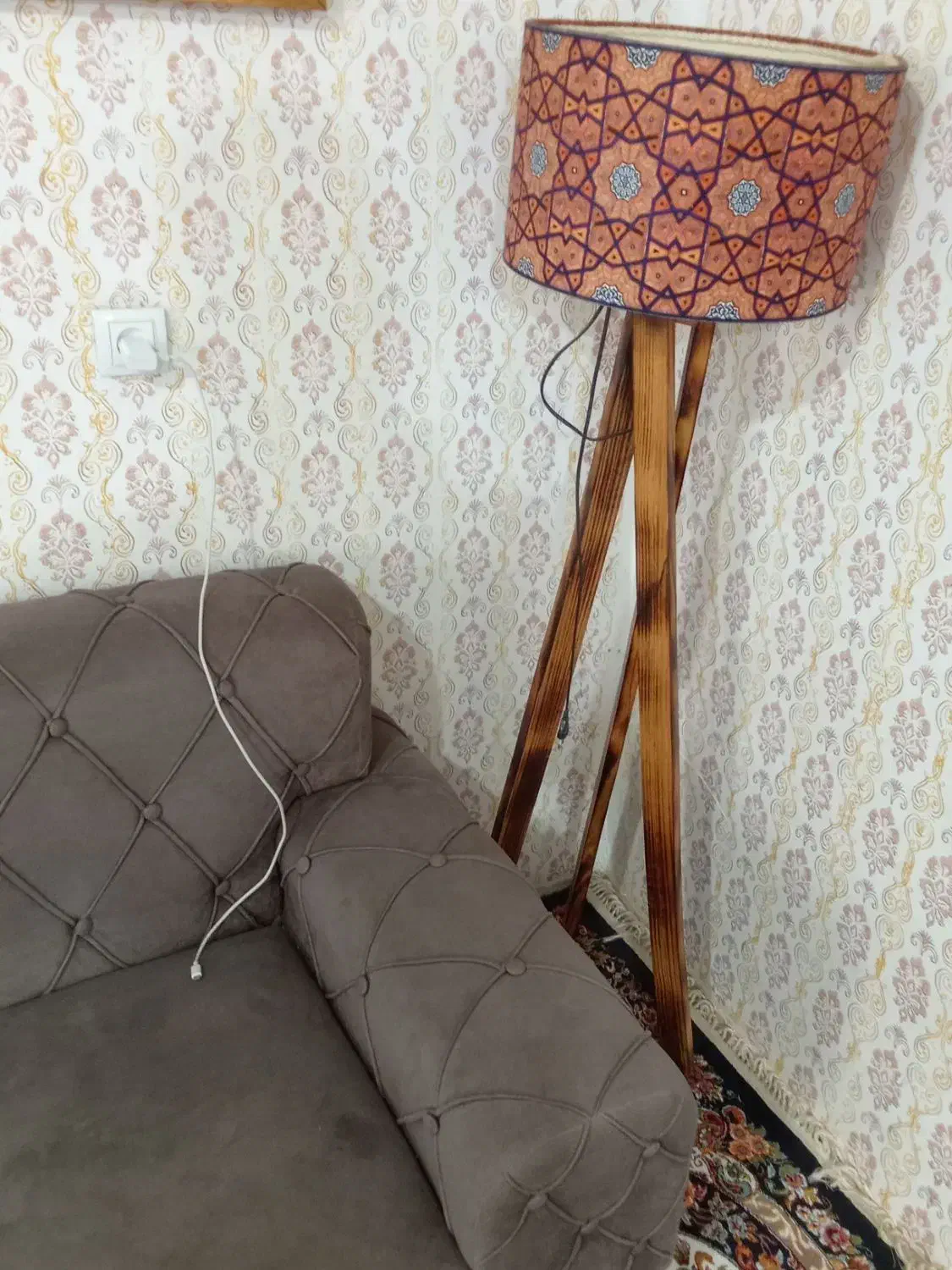 مبلمان خانگی|مبلمان خانگی و میز عسلی|صحنه, |دیوار