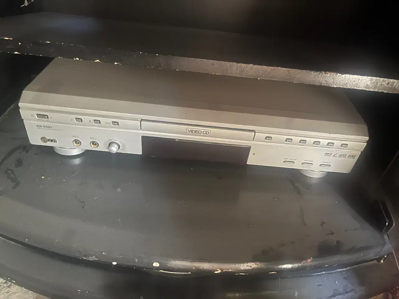 تلوزیون سامسونگ با میز و دستگاه سی دی|سایر لوازم برقی|شیراز, دروازه اصفهان|دیوار