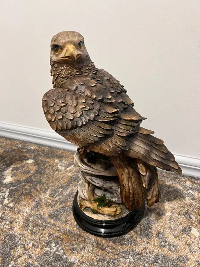 دوعددمجسمه شاهین|مجسمه، تندیس، ماکت|شیراز, شهرک بهشتی|دیوار