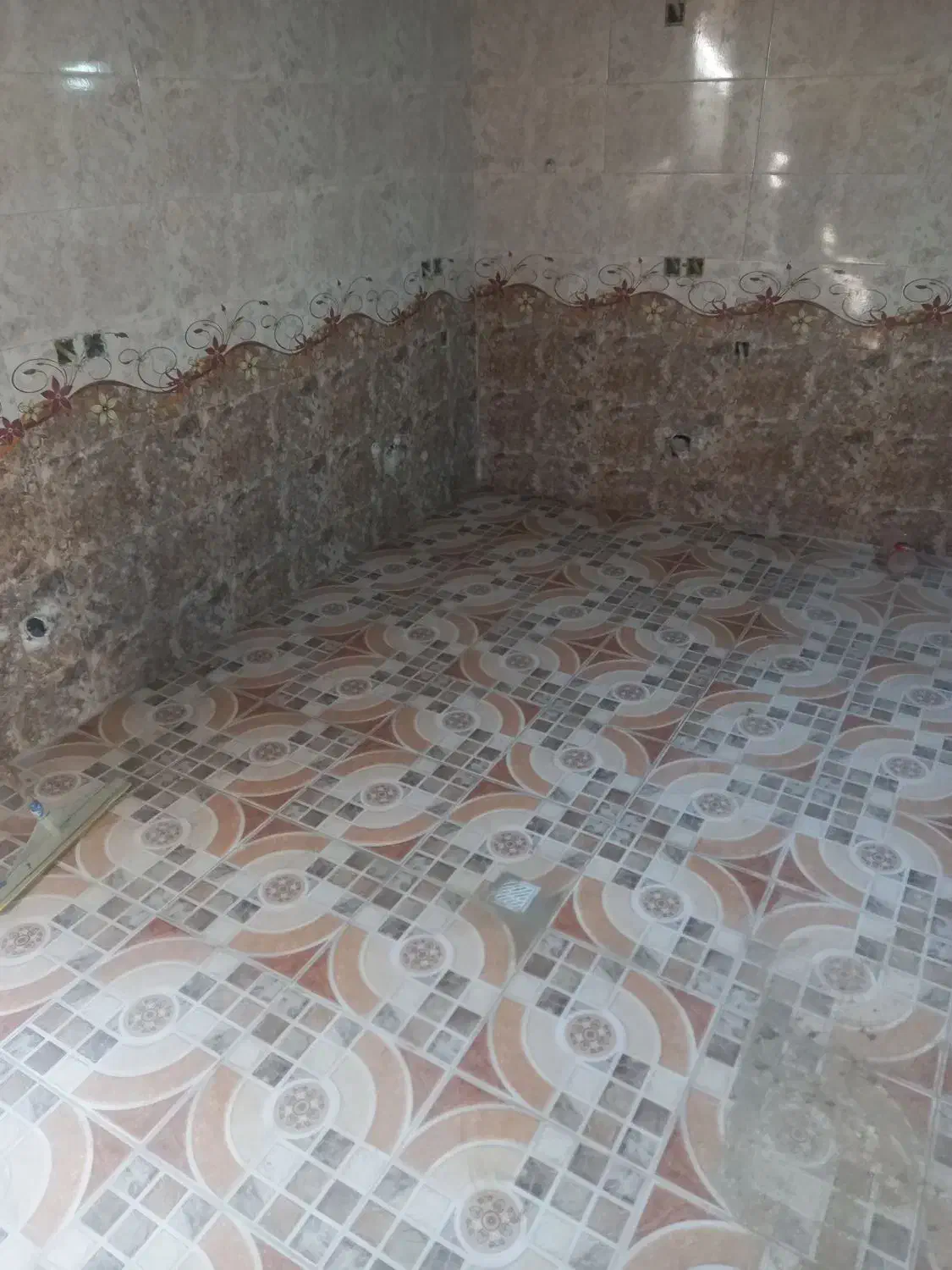 کاشی سرامیک سنک کاری|خدمات پیشه و مهارت|زابل, |دیوار