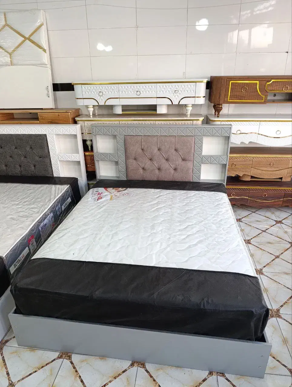 تخت و خواب دو نفره صفر|تخت و سرویس خواب|مهاباد (آذربایجان غربی), |دیوار