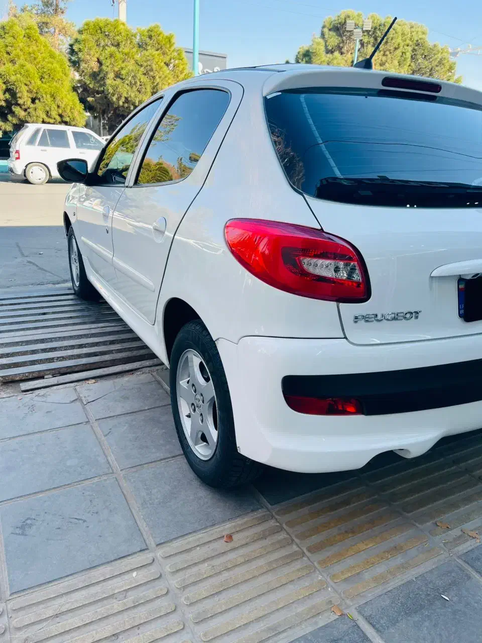 پژو۲۰۷ارتقا|خودرو سواری و وانت|یزد, |دیوار