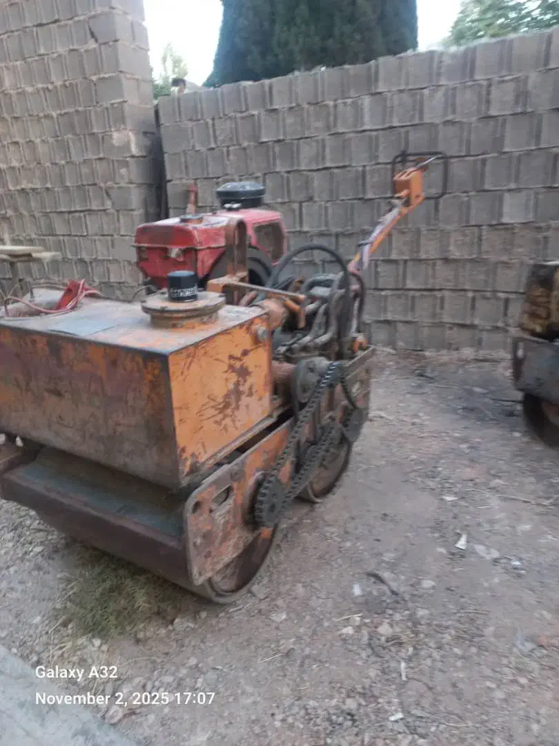 فروش غلطک موتوری غلطک دم دار ۶۰۰ و۷۵۰ کیلو کمپکتور|ماشین‌آلات صنعتی|شیراز, شهرک بزین|دیوار