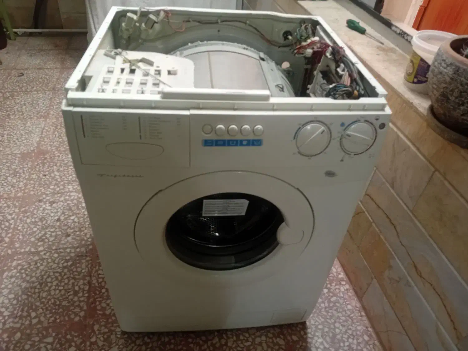 تعمیرات لوازم خانگی لباسشویی تصفیه آب جاروبرقی|خدمات پیشه و مهارت|قم, نخودی|دیوار