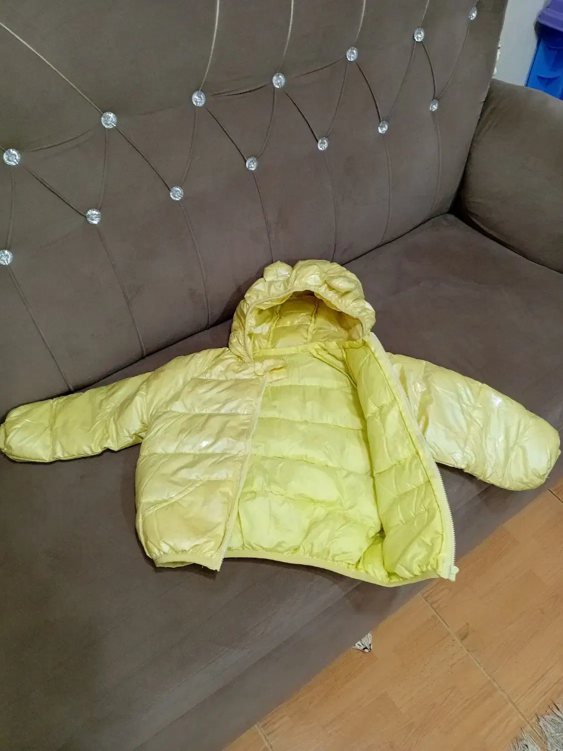 کاپشن دخترانه|کفش و لباس بچه|رشت, شالکو|دیوار