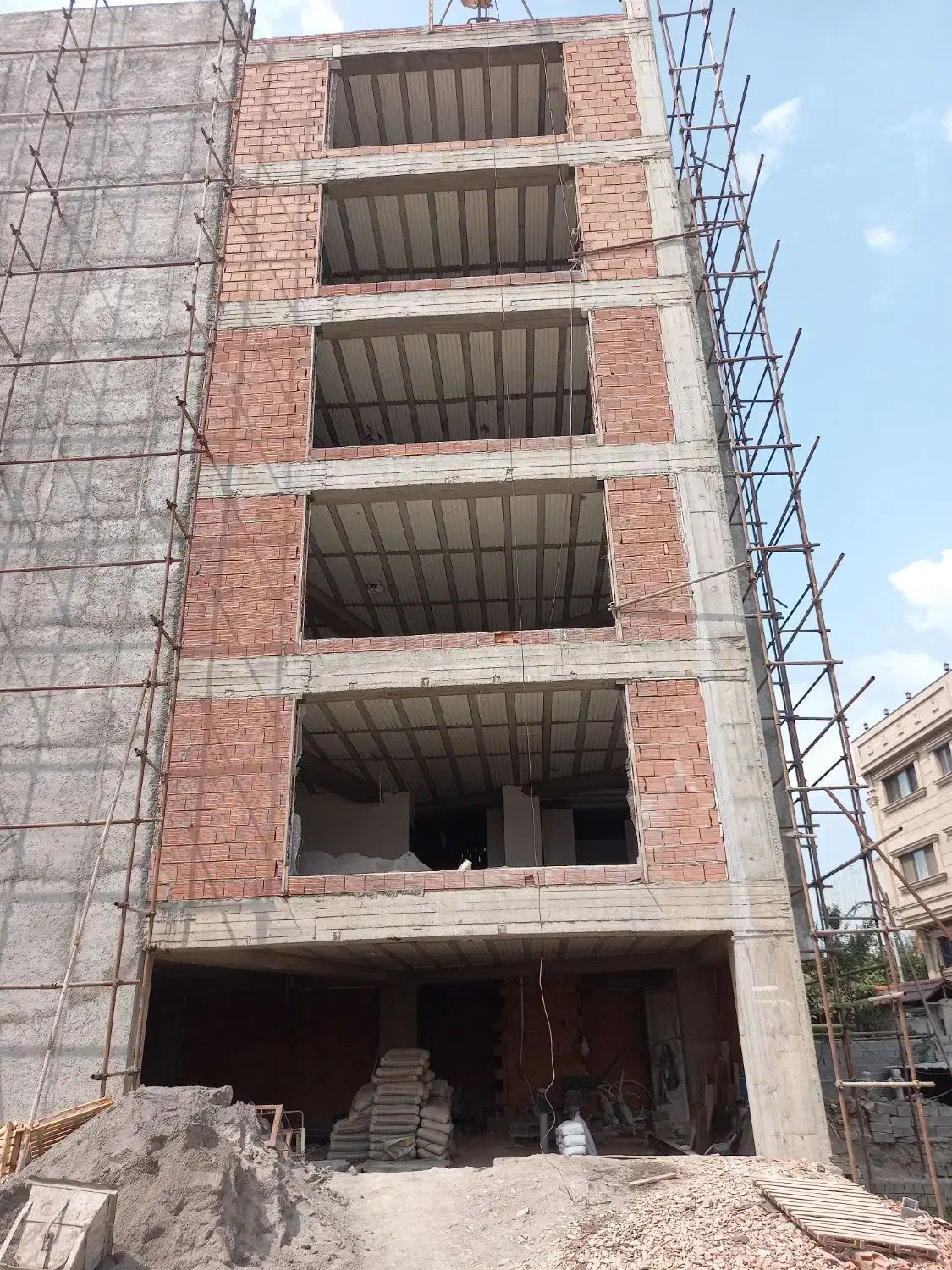 آپارتمان ۵واحدی طبقه اول ساری شمالی جنوبی|فروش آپارتمان|ساری, |دیوار