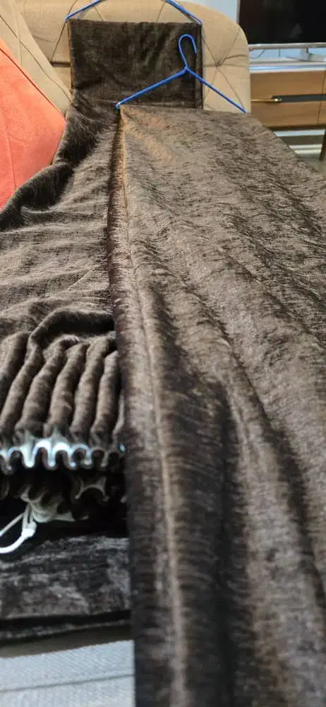 ۲ عدد کنار پرده ای مخمل در حد نو|پرده، رانر، رومیزی|کرج, گوهردشت|دیوار