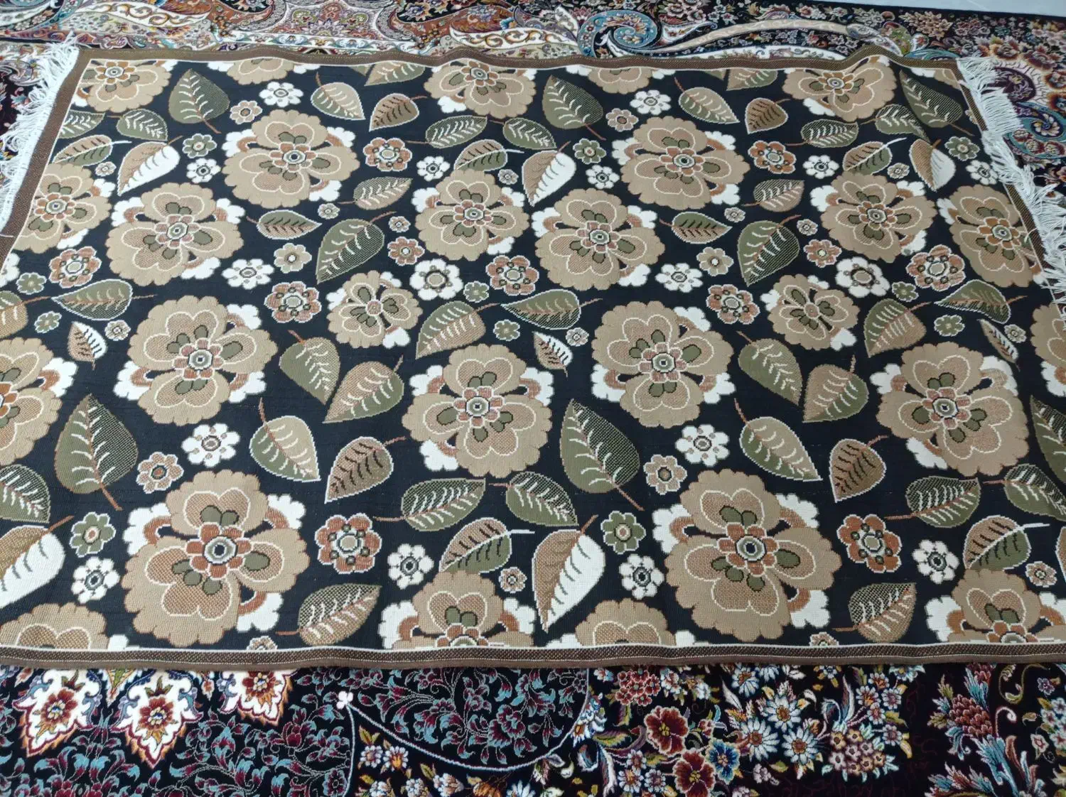 گلیم سالم بدون رنگ پریدگی|گلیم، جاجیم، گبه|شیروان (خراسان), |دیوار