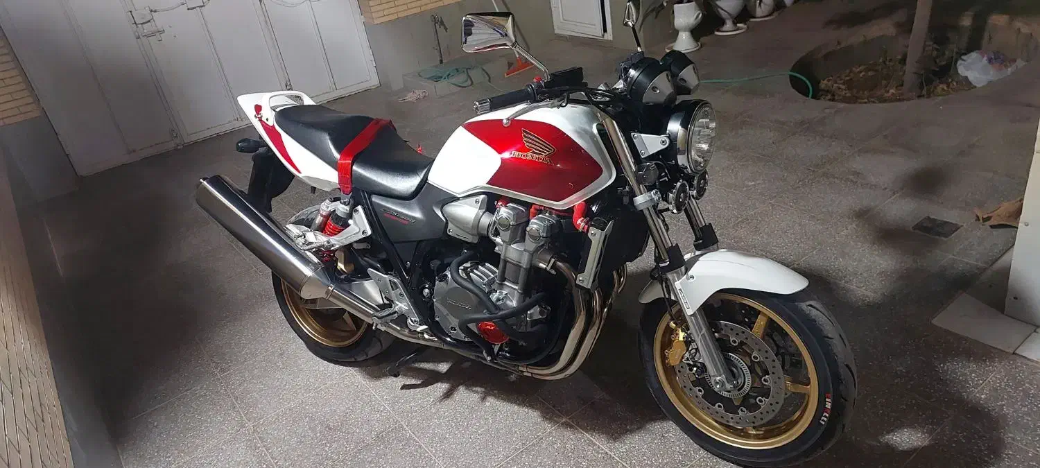 هندا cb1300مدرک با استرداد سیارم کراس کاوازاکی|موتورسیکلت|تهران, پارک شهر|دیوار