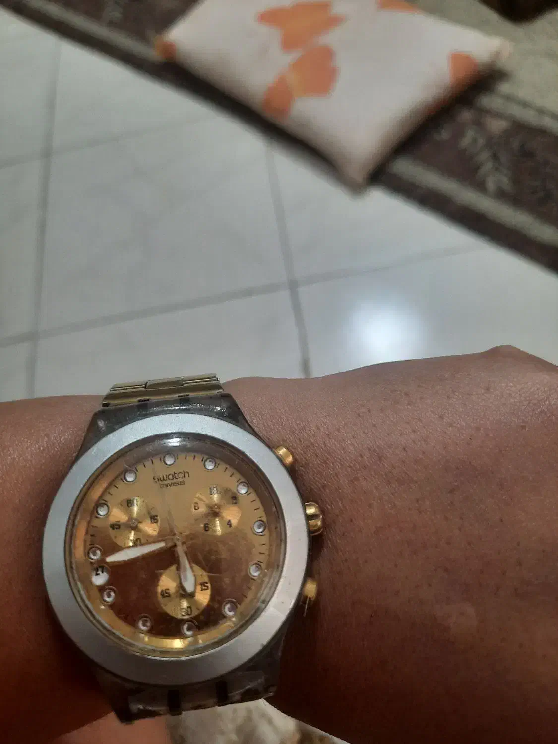 ساعت سو اچ اصل|ساعت|پرند, فاز ۶|دیوار