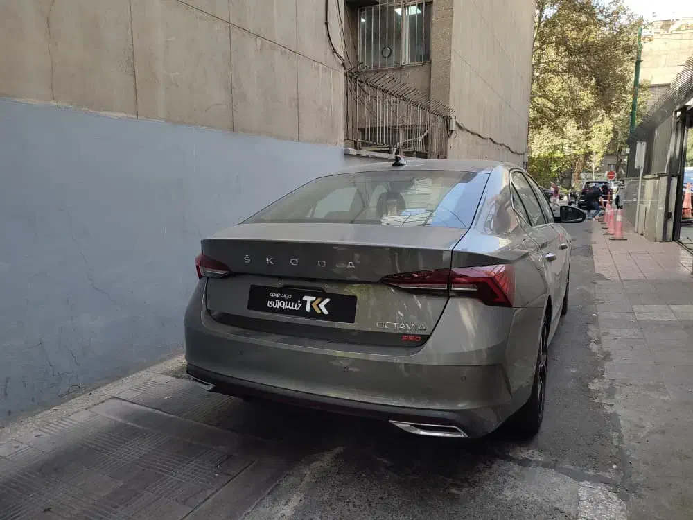 اشکودا اوکتاویا پرمیوم|خودرو سواری و وانت|تهران, الهیه|دیوار