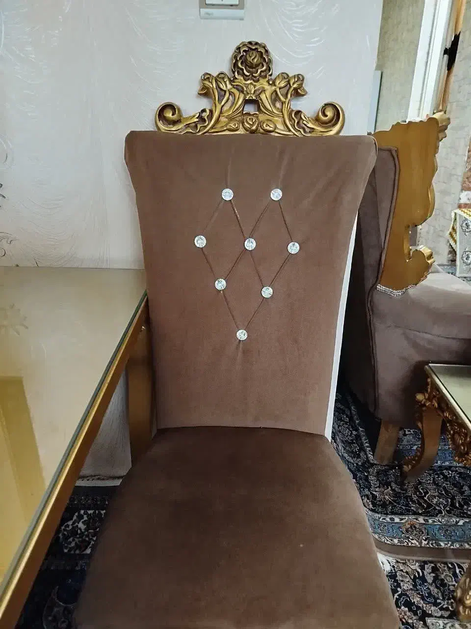 فروش یک دست مبل سلطنتی همراه با سرویس ناهار خوری|مبلمان خانگی و میز عسلی|دامغان, |دیوار