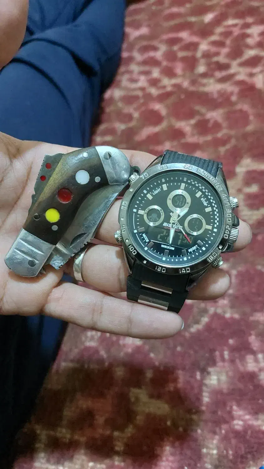 ساعت و چاقو|کلکسیون اشیاء عتیقه|دهدشت, |دیوار