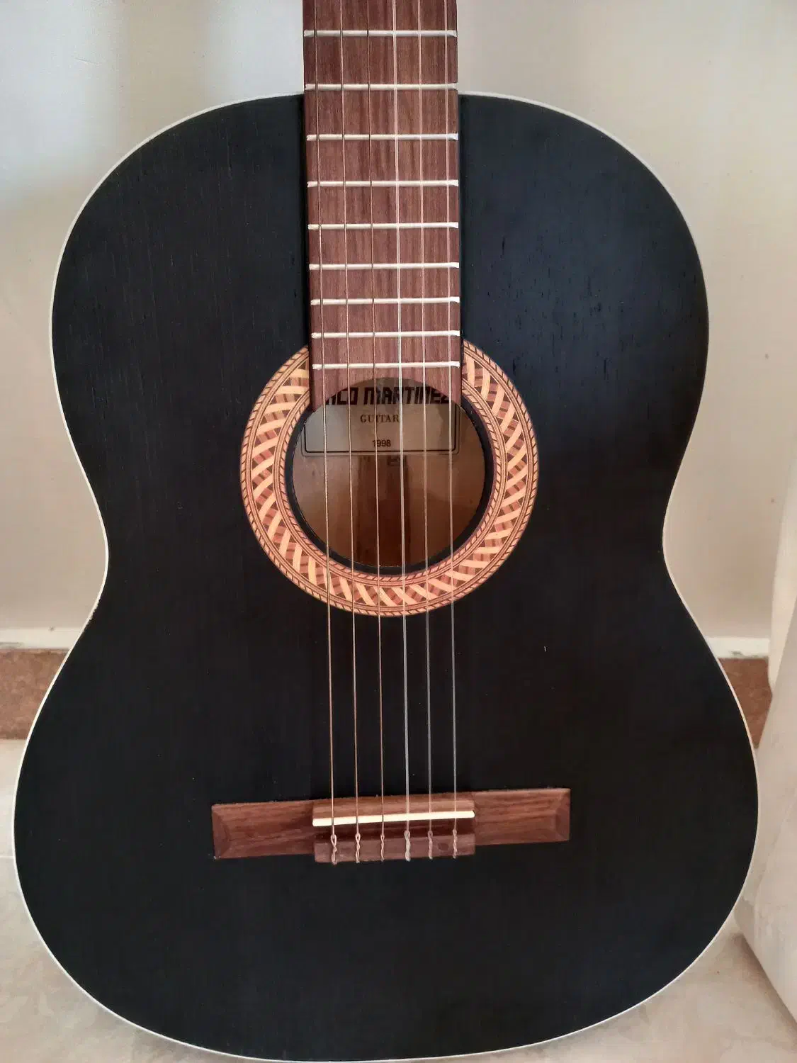 گیتار کلاسیک|گیتار، بیس، امپلیفایر|رشت, شالکو|دیوار