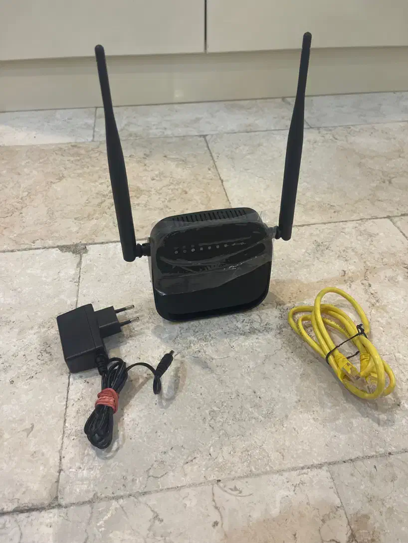 مودم دی لینک ۴ پورت|مودم و تجهیزات شبکه|تهران, نارمک|دیوار