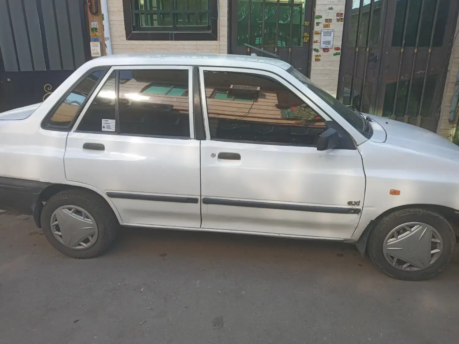 پراید مدل ۸۳سفید کاربورات|خودرو سواری و وانت|رشت, حمیدیان|دیوار