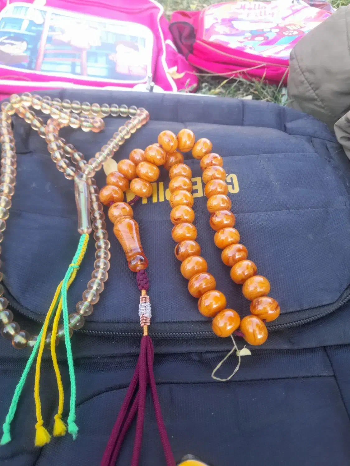 تسبیح سندلوس۱۰۳وتسبیح کهربابهترین زنگ|کلکسیون اشیاء عتیقه|کرمانشاه, |دیوار