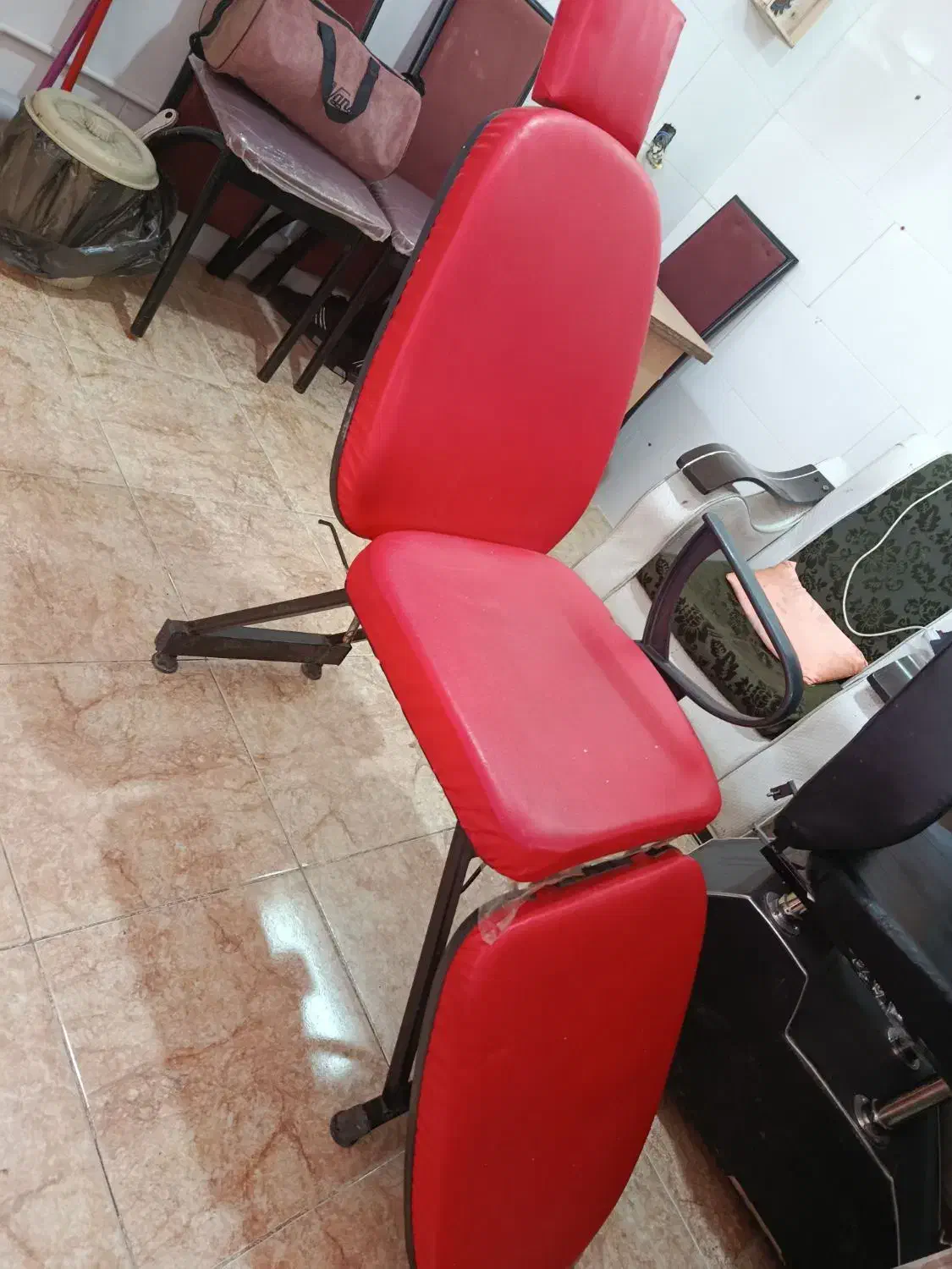 صندلی|آرایشگاه و سالنهای زیبایی|خوی, |دیوار